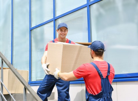 Removalists navigating stairs and access challenges in Southkensington