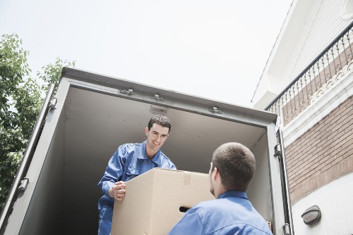 Local packing team working around Southkensington access challenges